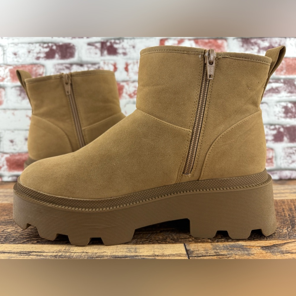 Universal Thread Women's Faux Fur Lining, Side Zipper, Chunky Heel Boots, Size 9 - Picture 2 of 15